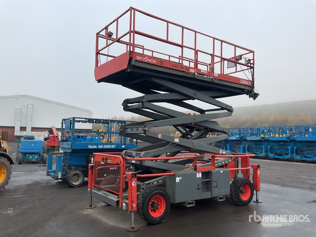 2015 Skyjack SJ9241 4x4 Diesel Scissor Lift - Šķērveida pacēlājs: foto 1 2015 Skyjack SJ9241 4x4 Diesel Scissor Lift - Šķērveida pacēlājs: foto 1