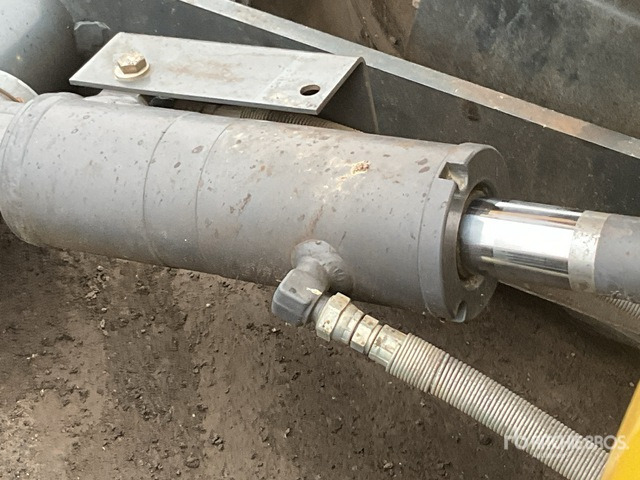 2016 Komatsu PC14-R3S Mini Excavator: <6.6t - Mini-ekskavators: foto 5 2016 Komatsu PC14-R3S Mini Excavator: <6.6t - Mini-ekskavators: foto 5