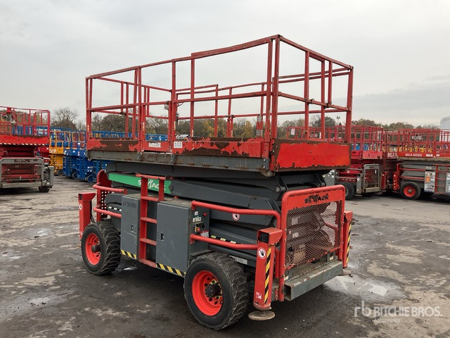 2016 Skyjack SJ8841A 4x4 Diesel Scissor Lift - Šķērveida pacēlājs: foto 4 2016 Skyjack SJ8841A 4x4 Diesel Scissor Lift - Šķērveida pacēlājs: foto 4