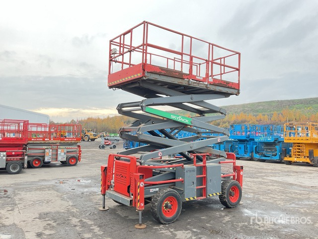 2016 Skyjack SJ8841A 4x4 Diesel Scissor Lift - Šķērveida pacēlājs: foto 1 2016 Skyjack SJ8841A 4x4 Diesel Scissor Lift - Šķērveida pacēlājs: foto 1