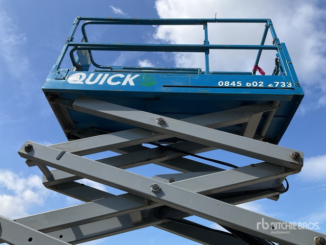 2017 Genie GS3232 Electric Scissor Lift - Šķērveida pacēlājs: foto 4 2017 Genie GS3232 Electric Scissor Lift - Šķērveida pacēlājs: foto 4