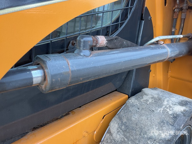 2018 Case SR130 Skid Steer Loader - Kompaktiekrāvējs: foto 5 2018 Case SR130 Skid Steer Loader - Kompaktiekrāvējs: foto 5