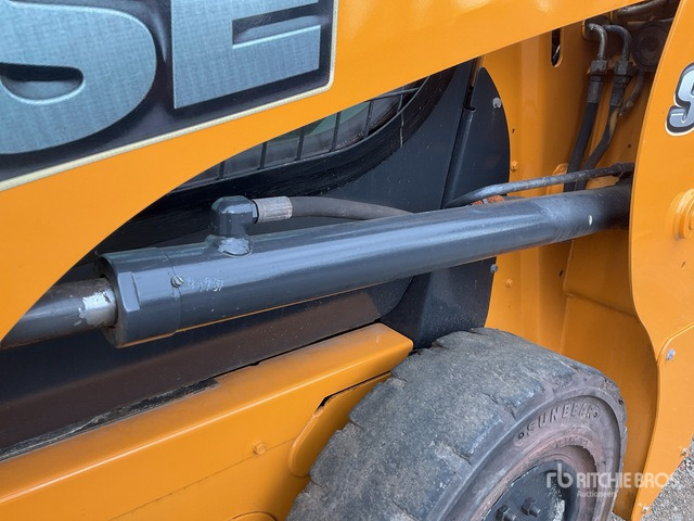 2019 Case SR130 Skid Steer Loader - Kompaktiekrāvējs: foto 3 2019 Case SR130 Skid Steer Loader - Kompaktiekrāvējs: foto 3