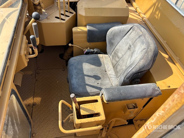 1980 Cat D8K w/ Midwestern M583 Conversion Pipelayer - Cauruļu licējs: foto 5 1980 Cat D8K w/ Midwestern M583 Conversion Pipelayer - Cauruļu licējs: foto 5