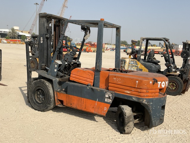 1995 Toyota 5FDA50 5 ton (Inoperable) Forklift - Dīzeļiekrāvējs: foto 4 1995 Toyota 5FDA50 5 ton (Inoperable) Forklift - Dīzeļiekrāvējs: foto 4