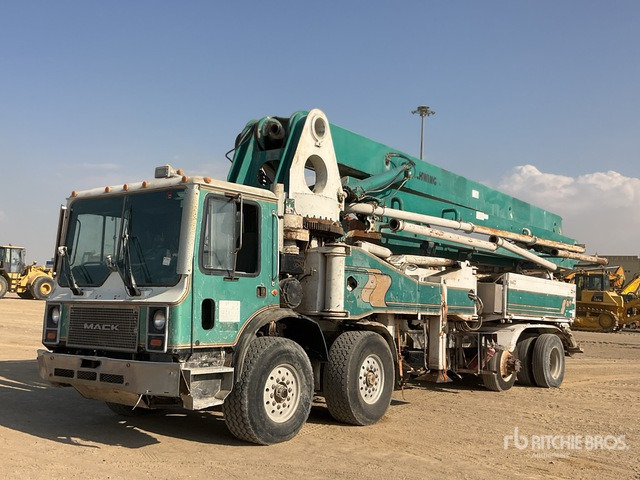 1997 Mack MR688S 1997 Schwing KVM 42/38 42 m on 8x4 Concrete Pump Truck - Betona sūknis: foto 1 1997 Mack MR688S 1997 Schwing KVM 42/38 42 m on 8x4 Concrete Pump Truck - Betona sūknis: foto 1