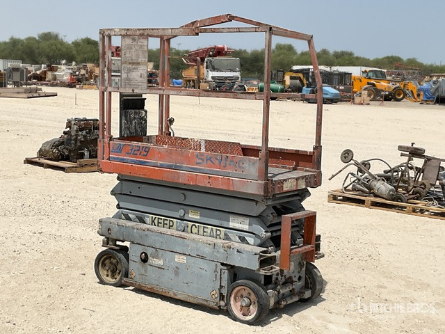 2001 Skyjack SJIII3219 Scissor Lift - Šķērveida pacēlājs: foto 1 2001 Skyjack SJIII3219 Scissor Lift - Šķērveida pacēlājs: foto 1