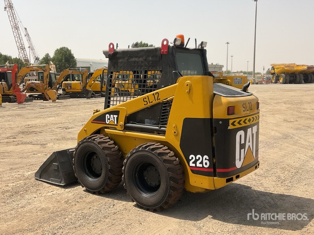 2002 Cat 226 - Kompaktiekrāvējs: foto 4 2002 Cat 226 - Kompaktiekrāvējs: foto 4