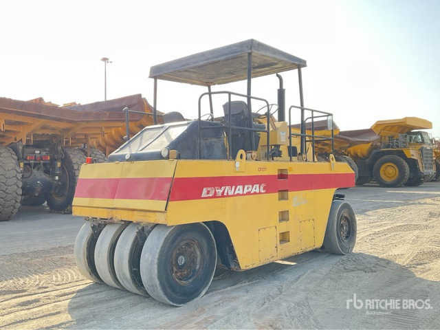 2002 Dynapac CP 271 9 Wheel Pneumatic Roller - Pneimatiskais veltnis: foto 3 2002 Dynapac CP 271 9 Wheel Pneumatic Roller - Pneimatiskais veltnis: foto 3