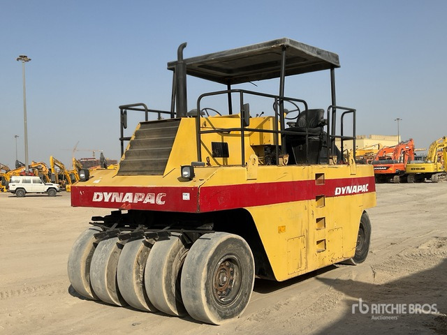 2002 Dynapac CP 271 9 Wheel Pneumatic Roller - Pneimatiskais veltnis: foto 1 2002 Dynapac CP 271 9 Wheel Pneumatic Roller - Pneimatiskais veltnis: foto 1