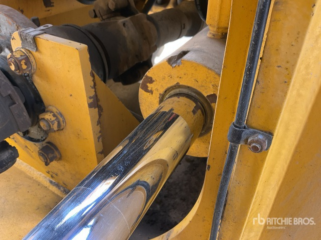 2004 Komatsu WA500-3 - Riteņu iekrāvējs: foto 5 2004 Komatsu WA500-3 - Riteņu iekrāvējs: foto 5