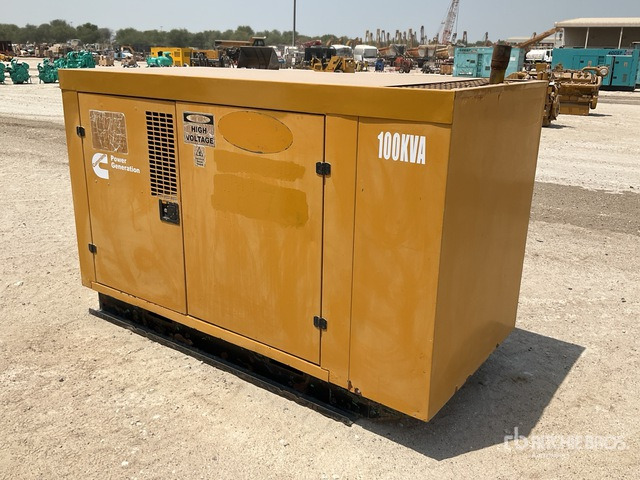 2005 Cummins 100 kVA Skid-Mounted Generator Set - Elektroģenerators: foto 4 2005 Cummins 100 kVA Skid-Mounted Generator Set - Elektroģenerators: foto 4