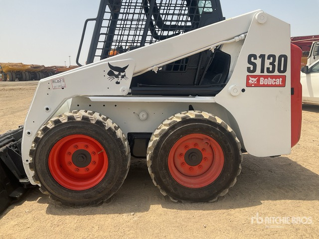 2007 Bobcat S130 - Kompaktiekrāvējs: foto 5 2007 Bobcat S130 - Kompaktiekrāvējs: foto 5
