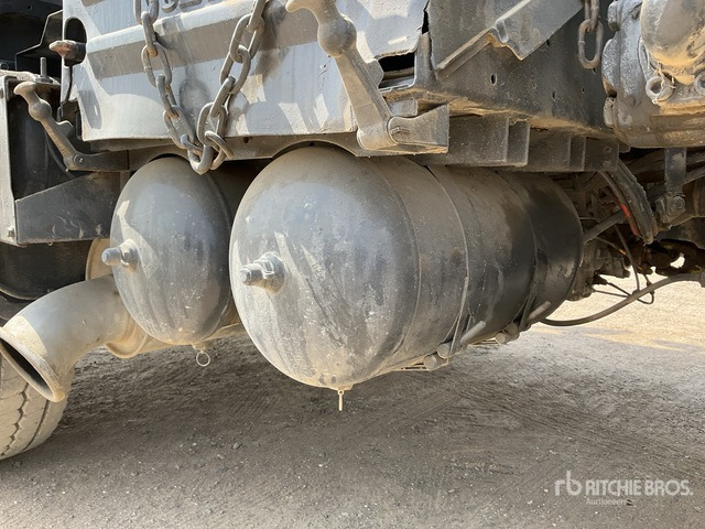 2008 Volvo FM400 6x4 20000 Liters Vacuum Tanker Truck - Asenizācijas mašīna: foto 5 2008 Volvo FM400 6x4 20000 Liters Vacuum Tanker Truck - Asenizācijas mašīna: foto 5
