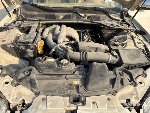 Vieglā automašīna 2009 Jaguar XF Automobile: foto 6