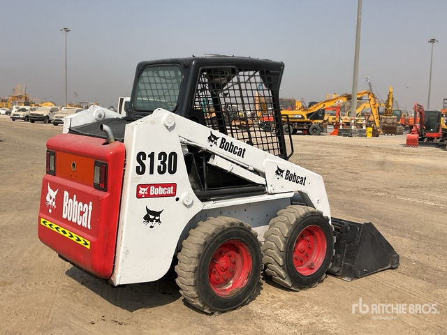 2010 Bobcat S130 - Kompaktiekrāvējs: foto 3 2010 Bobcat S130 - Kompaktiekrāvējs: foto 3