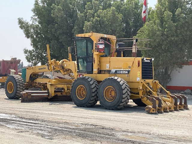 2010 Komatsu GD825A-2 Motor Grader - Greiders: foto 3 2010 Komatsu GD825A-2 Motor Grader - Greiders: foto 3