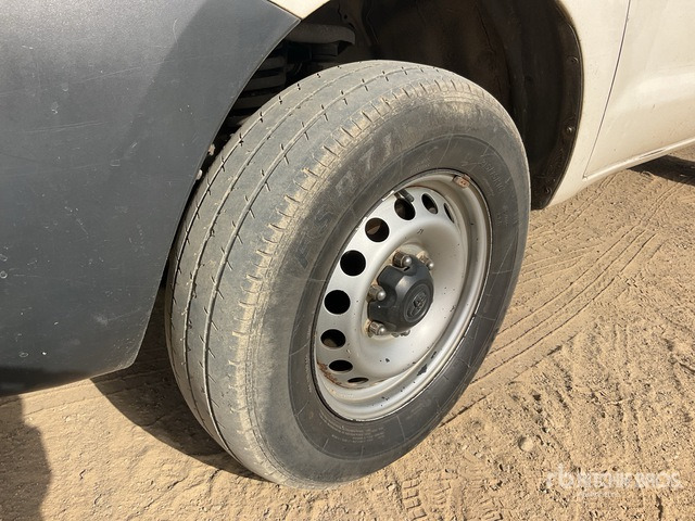 2011 Toyota Hilux 4x4 Crew Cab Pickup - Pikaps: foto 5 2011 Toyota Hilux 4x4 Crew Cab Pickup - Pikaps: foto 5