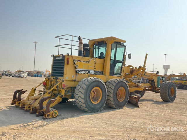 2012 Komatsu GD825A-2 Motor Grader - Greiders: foto 4 2012 Komatsu GD825A-2 Motor Grader - Greiders: foto 4