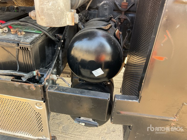 2012 Mercedes-Benz Unimog 500 4x4 Solar Panel Cleaning Truck :Misc. Truck - Ielu tīrīšanas mašīna: foto 4 2012 Mercedes-Benz Unimog 500 4x4 Solar Panel Cleaning Truck :Misc. Truck - Ielu tīrīšanas mašīna: foto 4