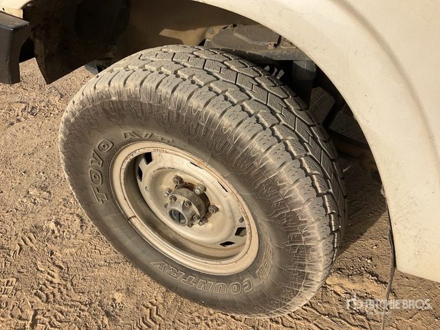 2013 Nissan Patrol GL 4x4 SUV - SUV: foto 5 2013 Nissan Patrol GL 4x4 SUV - SUV: foto 5