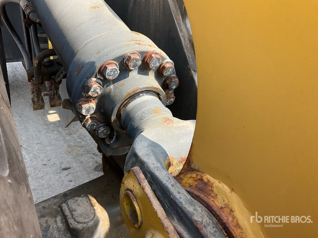 2014 Komatsu WA320-5 - Riteņu iekrāvējs: foto 5 2014 Komatsu WA320-5 - Riteņu iekrāvējs: foto 5