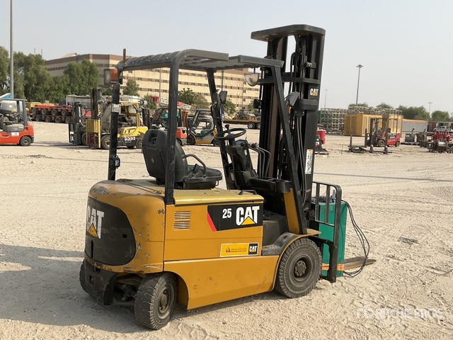 2015 Cat EP25K-PAC 2.5 ton Electric Forklift - Elektroiekrāvējs: foto 3 2015 Cat EP25K-PAC 2.5 ton Electric Forklift - Elektroiekrāvējs: foto 3