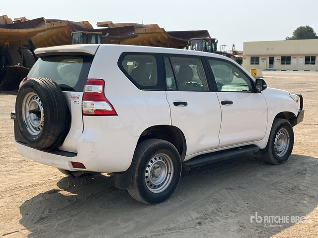 2015 Toyota Prado TX 150L 4x4 SUV - SUV: foto 3 2015 Toyota Prado TX 150L 4x4 SUV - SUV: foto 3