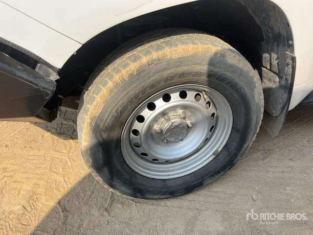 2015 Toyota Prado TX 150L 4x4 SUV - SUV: foto 5 2015 Toyota Prado TX 150L 4x4 SUV - SUV: foto 5