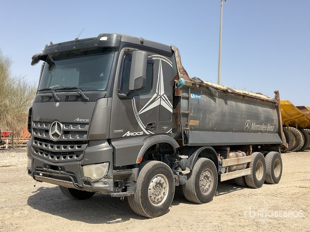 2017 Mercedes Benz AROCS 3951 8x4 Twin-Steer Tri/A Dump Truck - Kravas automašīna pašizgāzējs: foto 1 2017 Mercedes Benz AROCS 3951 8x4 Twin-Steer Tri/A Dump Truck - Kravas automašīna pašizgāzējs: foto 1