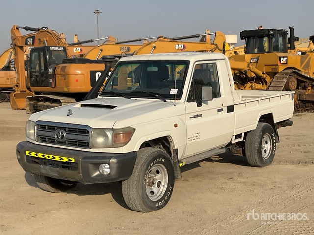 2018 Toyota Land Cruiser 79L 4x4 Pickup - Pikaps: foto 1 2018 Toyota Land Cruiser 79L 4x4 Pickup - Pikaps: foto 1