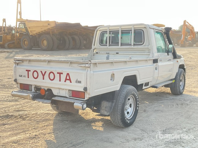 2018 Toyota Land Cruiser 79L 4x4 Pickup - Pikaps: foto 3 2018 Toyota Land Cruiser 79L 4x4 Pickup - Pikaps: foto 3