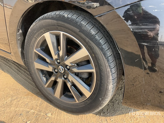 2021 Nissan Versa Automobile - Vieglā automašīna: foto 5 2021 Nissan Versa Automobile - Vieglā automašīna: foto 5