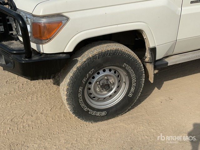 2021 Toyota Land Cruiser 76L 4x4 SUV - SUV: foto 5 2021 Toyota Land Cruiser 76L 4x4 SUV - SUV: foto 5