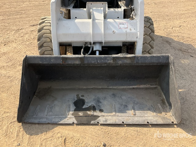 Bobcat S130 - Kompaktiekrāvējs: foto 5 Bobcat S130 - Kompaktiekrāvējs: foto 5