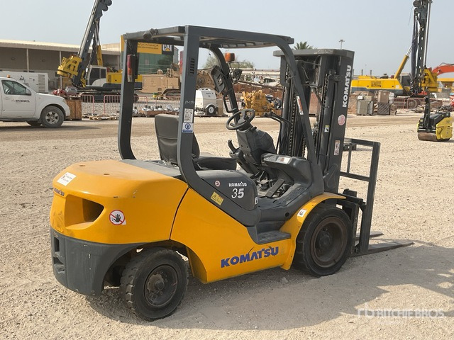 Komatsu FD30T-17 - Dīzeļiekrāvējs: foto 3 Komatsu FD30T-17 - Dīzeļiekrāvējs: foto 3