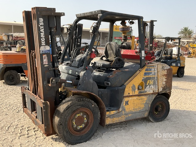 Komatsu FH40-1 Forklift - Autokrāvējs: foto 1 Komatsu FH40-1 Forklift - Autokrāvējs: foto 1
