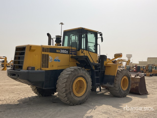 Komatsu WA380Z-6 Wheel Loader - Riteņu iekrāvējs: foto 3 Komatsu WA380Z-6 Wheel Loader - Riteņu iekrāvējs: foto 3