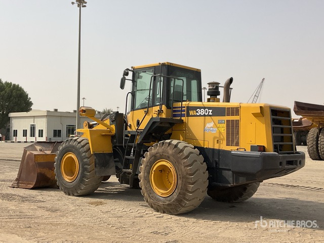 Komatsu WA380Z-6 Wheel Loader - Riteņu iekrāvējs: foto 4 Komatsu WA380Z-6 Wheel Loader - Riteņu iekrāvējs: foto 4