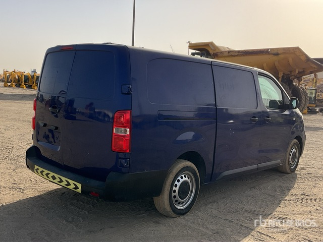 2019 Peugeot Expert Minivan - Komercauto: foto 4 2019 Peugeot Expert Minivan - Komercauto: foto 4