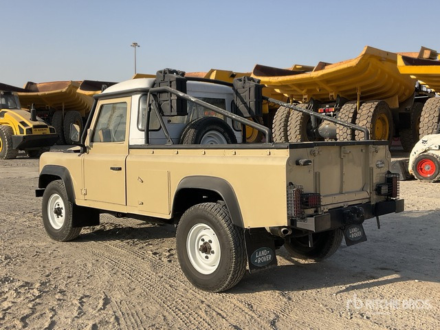 Land Rover Defender 110 - Pikaps: foto 4 Land Rover Defender 110 - Pikaps: foto 4