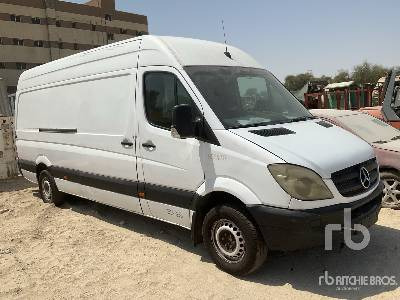 MERCEDES-BENZ SPRINTER 311CDI (Inoperable) - Kravas automašīna ar slēgto virsbūvi: foto 4 MERCEDES-BENZ SPRINTER 311CDI (Inoperable) - Kravas automašīna ar slēgto virsbūvi: foto 4