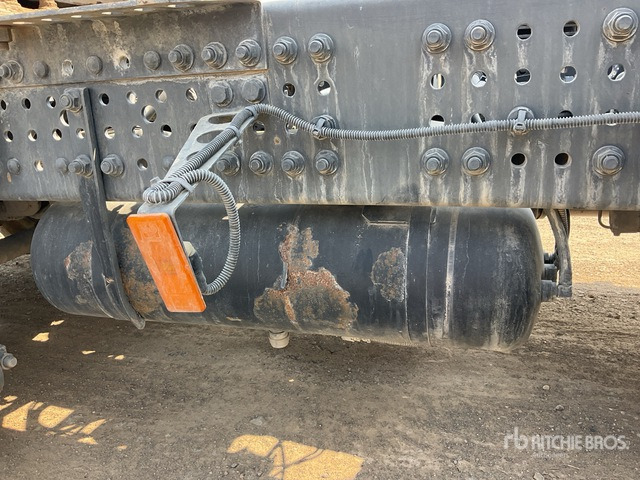 2013 Mercedes-Benz Actros 1845LS 4x2 S/A Sleeper Truck Tractor - Vilcējs: foto 5 2013 Mercedes-Benz Actros 1845LS 4x2 S/A Sleeper Truck Tractor - Vilcējs: foto 5