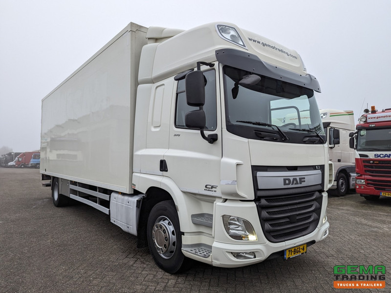 DAF CF 370 FA 4x2 Spacecab Euro6 - GeslotenBak 8.2M + Laadklep 2000kg - HardHouten vloer - 10/2025APK - Kravas automašīna ar slēgto virsbūvi: foto 5 DAF CF 370 FA 4x2 Spacecab Euro6 - GeslotenBak 8.2M + Laadklep 2000kg - HardHouten vloer - 10/2025APK - Kravas automašīna ar slēgto virsbūvi: foto 5