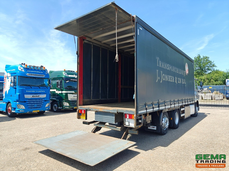 DAF CF 400 FAN 6x2/4 SpaceCab Euro6A - Schuifzeilenbak 7.7m + Laadklep 2000kg - HH Vloer - AanhangerKoppeling - Kravas automašīna ar tentu: foto 2 DAF CF 400 FAN 6x2/4 SpaceCab Euro6A - Schuifzeilenbak 7.7m + Laadklep 2000kg - HH Vloer - AanhangerKoppeling - Kravas automašīna ar tentu: foto 2
