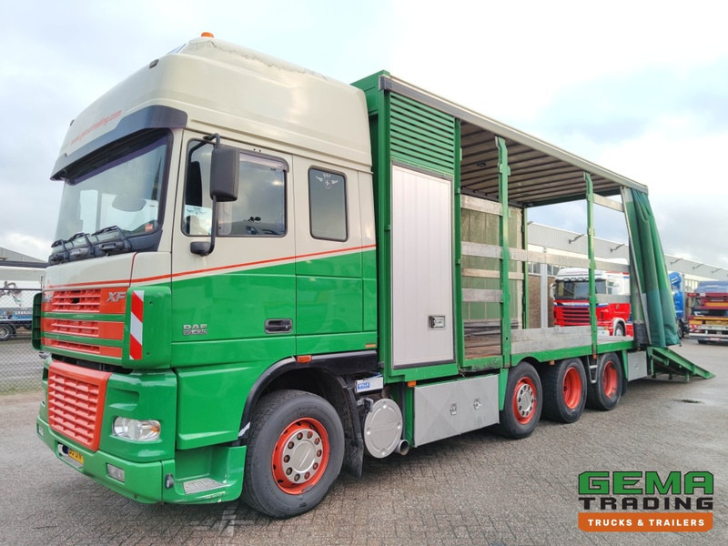 DAF FAK XF95.430 8x2 Super SuperSpaceCab Euro3 - CurtainSider 7.31m + Ramp 16T - MachineTransporter - 6 Persons (V558) - Autovedējs: foto 1 DAF FAK XF95.430 8x2 Super SuperSpaceCab Euro3 - CurtainSider 7.31m + Ramp 16T - MachineTransporter - 6 Persons (V558) - Autovedējs: foto 1
