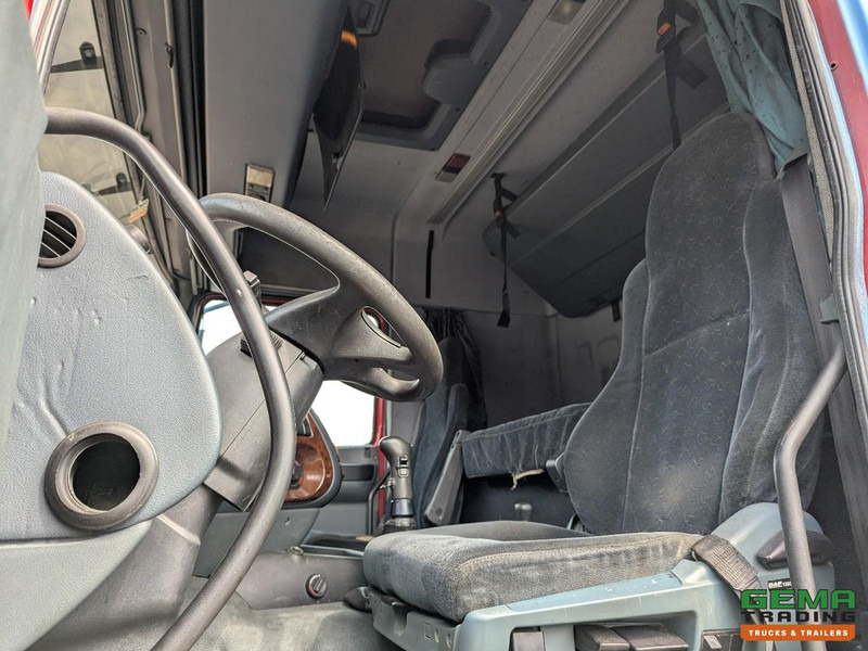 DAF XF95.430 4x2 Spacecab Euro2 - Retarder - Geslotenbak 7.7m - Handgeschakeld - Vangmuil - Kravas automašīna ar slēgto virsbūvi: foto 5 DAF XF95.430 4x2 Spacecab Euro2 - Retarder - Geslotenbak 7.7m - Handgeschakeld - Vangmuil - Kravas automašīna ar slēgto virsbūvi: foto 5