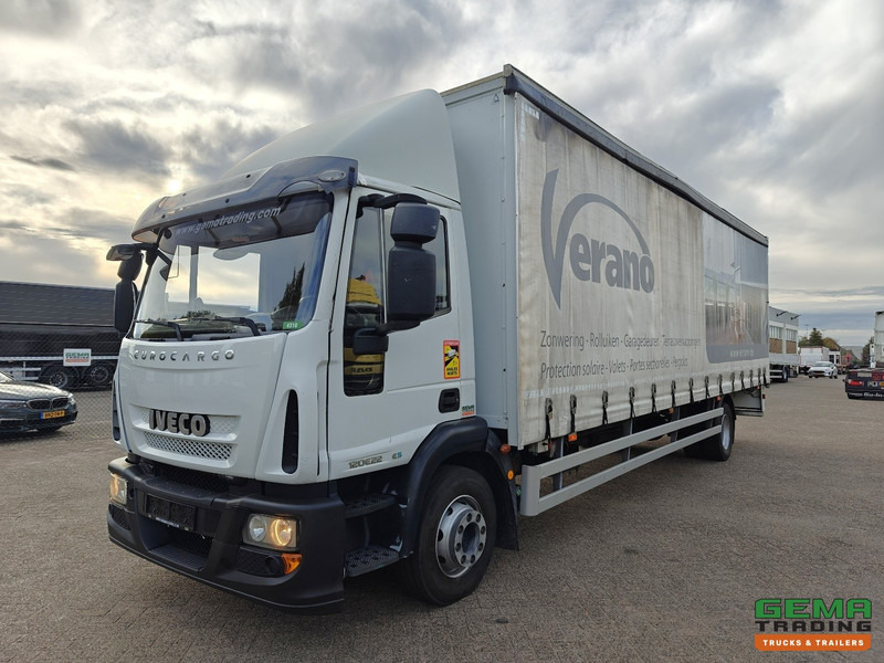 Iveco Eurocargo 120E22 Dagcab Euro5 - 6CIL - Handgeschakeld - Schuifzeilenbak 8.6m - Volledig Bladgeveerd - SMARTTacho V2 - Kravas automašīna ar tentu: foto 1 Iveco Eurocargo 120E22 Dagcab Euro5 - 6CIL - Handgeschakeld - Schuifzeilenbak 8.6m - Volledig Bladgeveerd - SMARTTacho V2 - Kravas automašīna ar tentu: foto 1