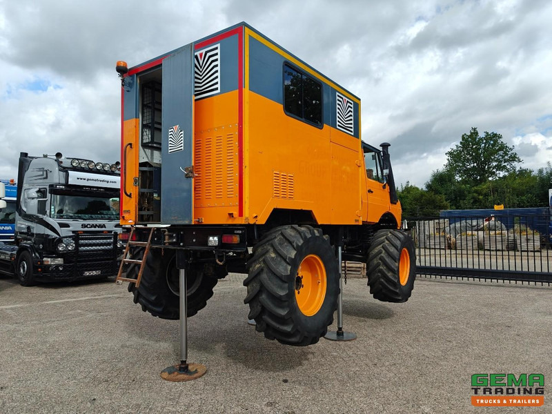 Mercedes-Benz Unimog 1300L 4x4 Handgeschakeld - GeslotenBak - PTO - Hydr. steunpoten - Webasto - SondeerWagen - Kravas automašīna: foto 2 Mercedes-Benz Unimog 1300L 4x4 Handgeschakeld - GeslotenBak - PTO - Hydr. steunpoten - Webasto - SondeerWagen - Kravas automašīna: foto 2