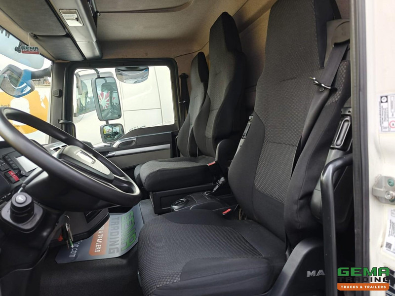 MAN TGL 12.250 4x2 Dagcab Euro6 - 12T - Schuifzeilenbak 7.7m + Laadklep 1500kg - 3 Zitplaatsen - 125.000km! līzingu MAN TGL 12.250 4x2 Dagcab Euro6 - 12T - Schuifzeilenbak 7.7m + Laadklep 1500kg - 3 Zitplaatsen - 125.000km!: foto 6
